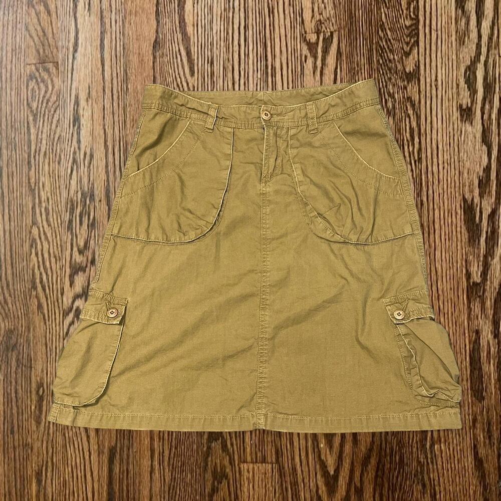 Tan cargo skirt rubbish